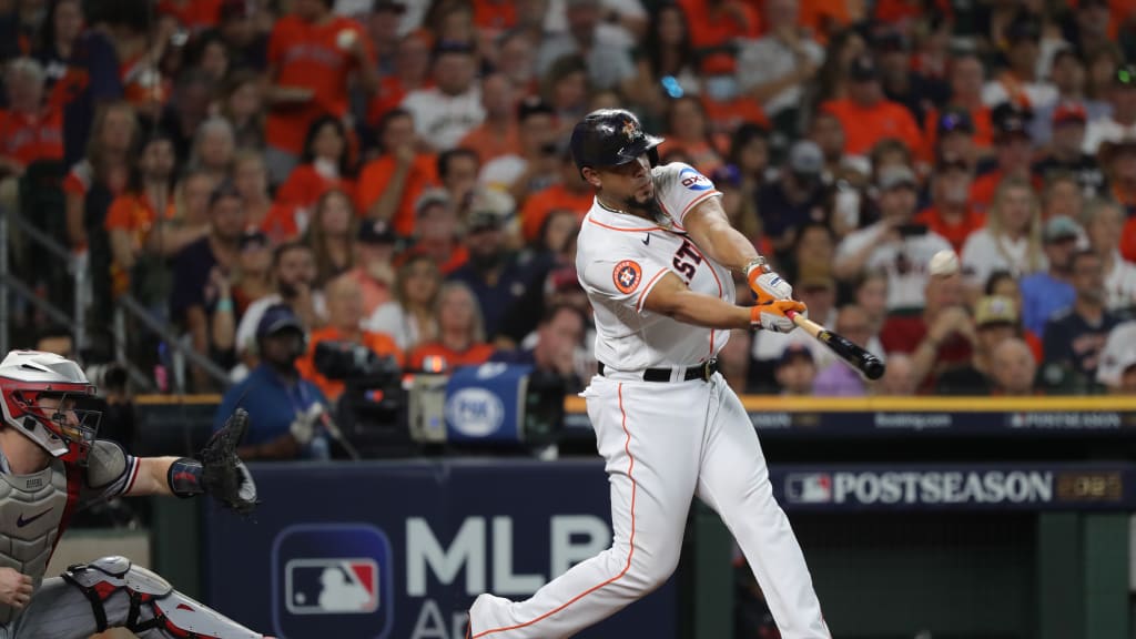 Astros' José Abreu has big spring game as he gets more at-bats