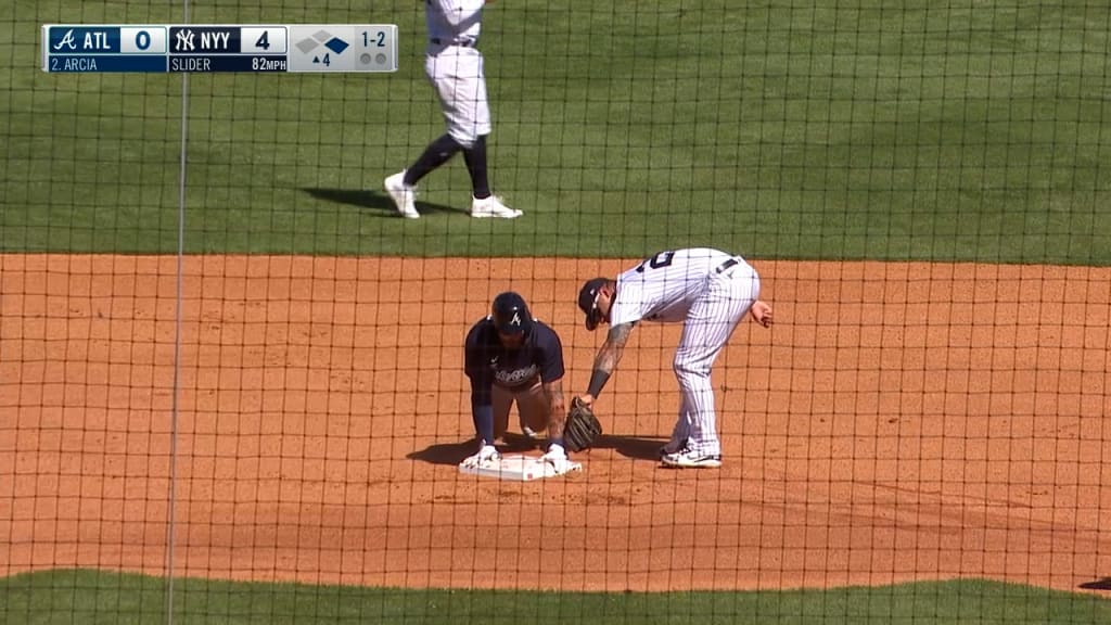 Kevin Pillar steals second, third, home, Toronto tops Yankees