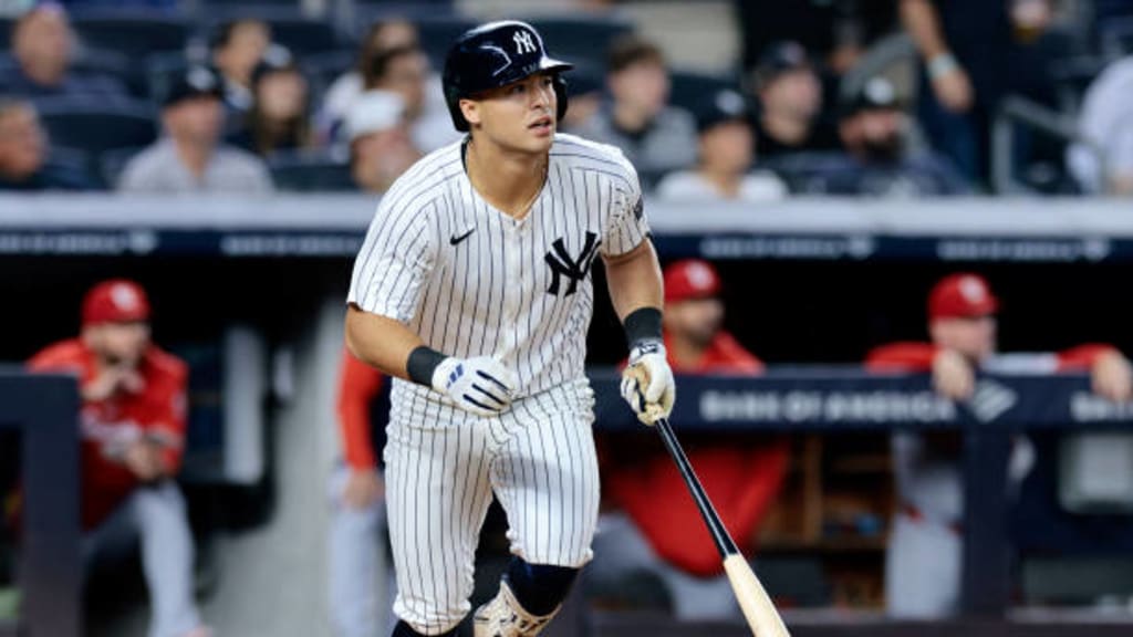 Anthony Volpe plates Stanton with a sacrifice fly