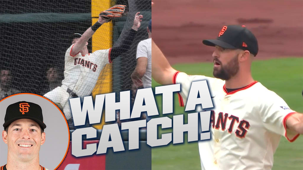 Mike Yastrzemski makes AMAZING acrobatic catch | 07/30/2025 | MLB.com