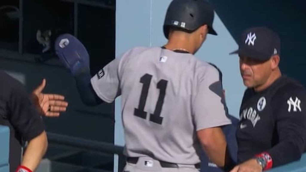 その他 anthony volpe Cherry parallel Anthony Volpe scores on a wild pitch | 06/01/2025 | New York