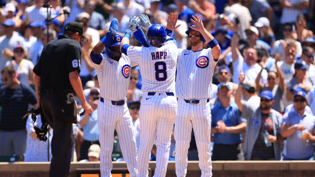 Cubs crush five home runs in win over Mariners