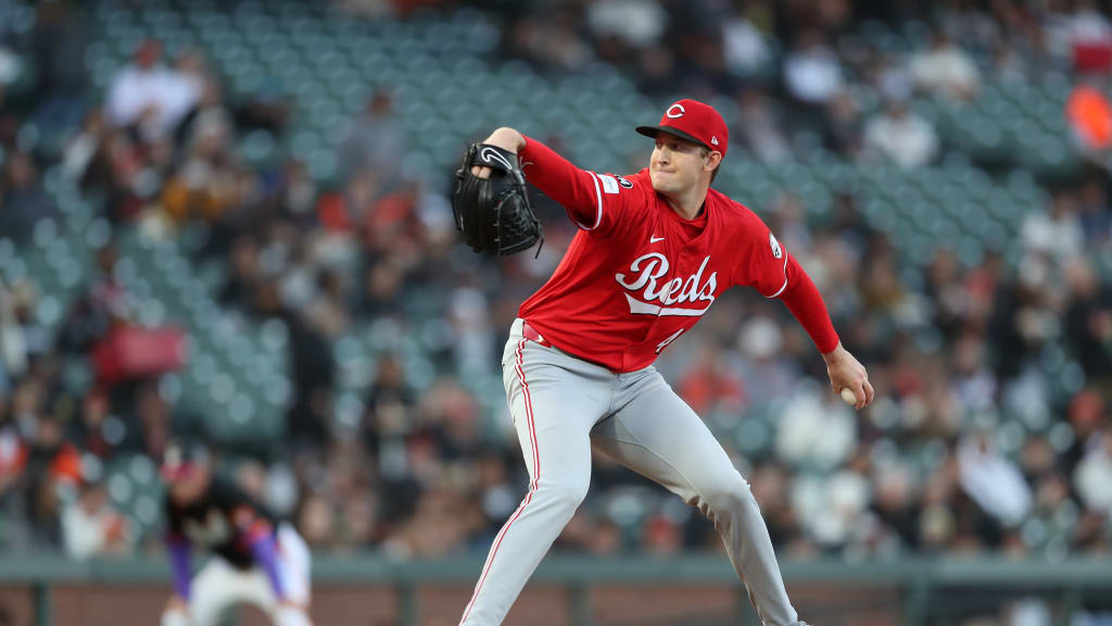 Nick Lodolo escapes early trouble | 04/08/2025 | Cincinnati Reds