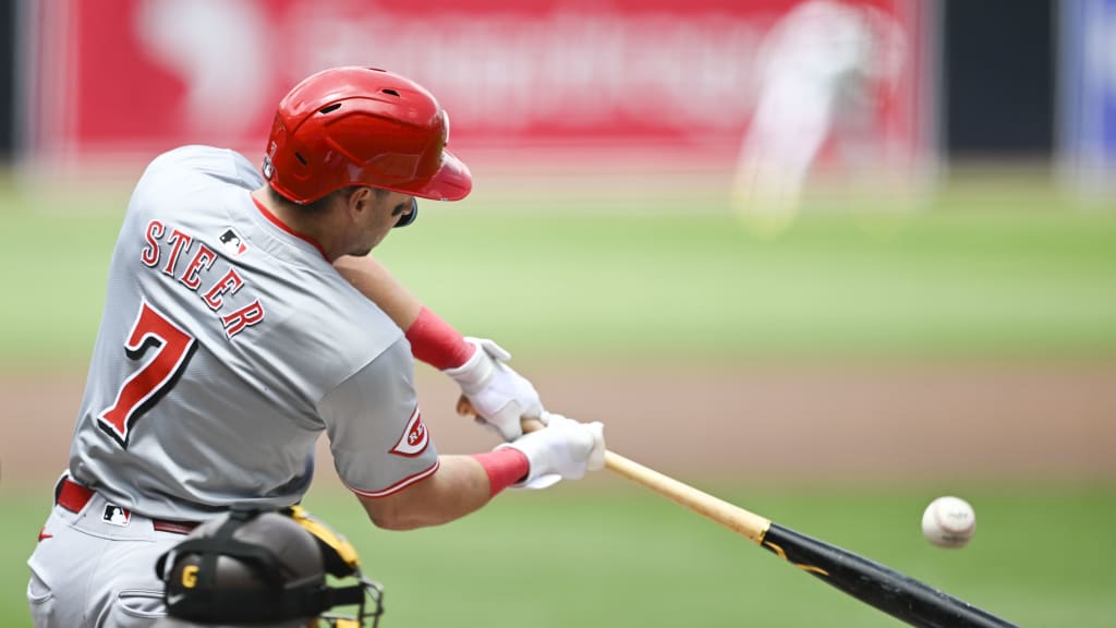 Spencer Steer's solo home run (4)