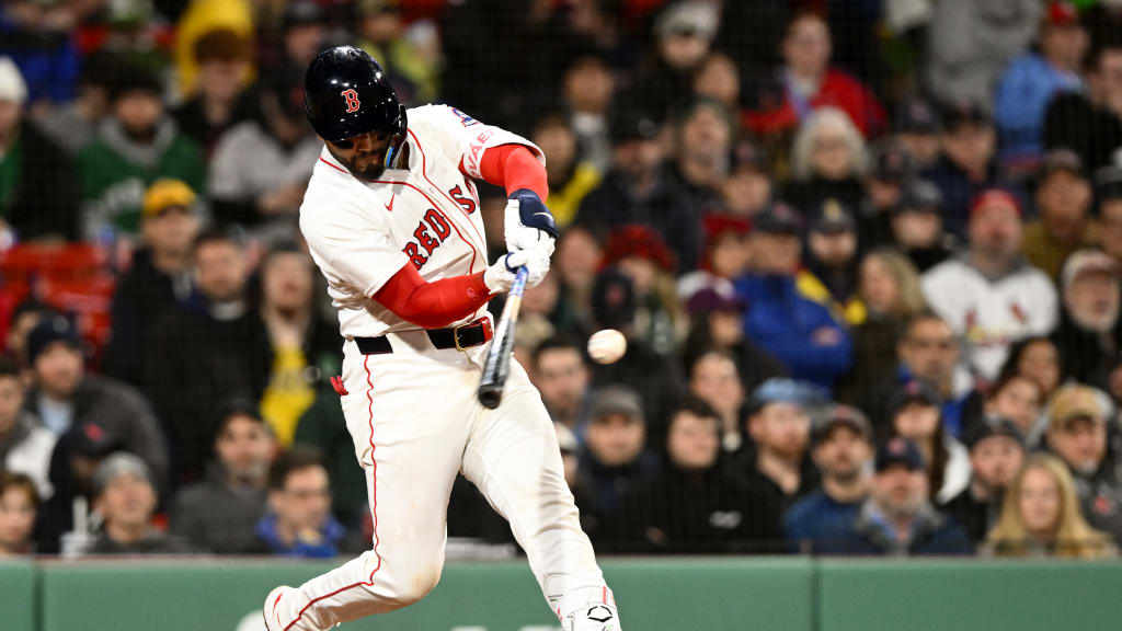 Carlos Narváez laces an RBI double