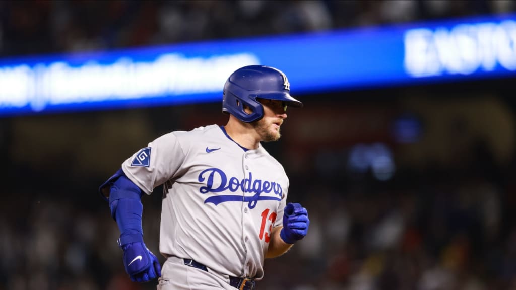 スポーツ Los Angeles Dodgers MAX MUNCY Dodgers' Max Muncy Remains Possible DFA Candidate as Trade