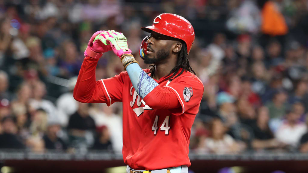 Juego de 4 hits de De La Cruz vs. D-backs