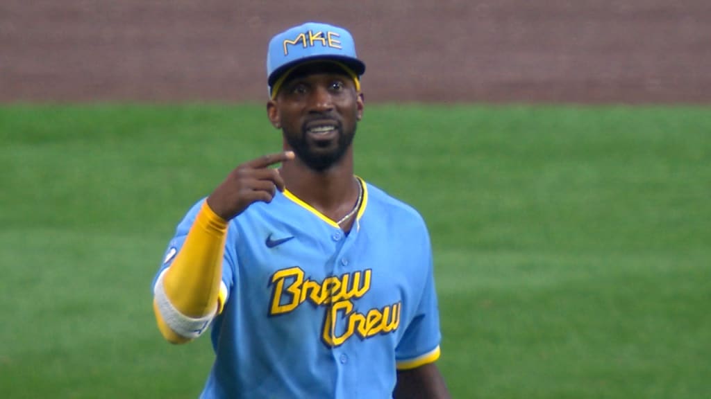 Andrew McCutchen gives Brewers an edge for another MLB playoff trip
