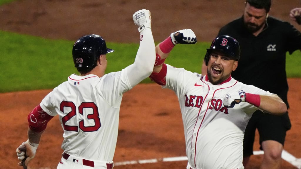 レッドソックスがナサニエル・ロウとジョシュ・ウィンコウスキーのDFA