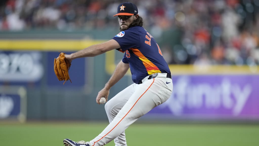 Yordan Alvarez exits with knee injury as Astros fall to Angels