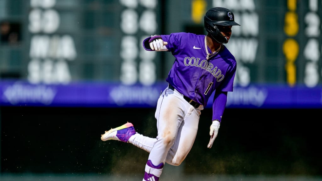 Adael Amador's RBI double
