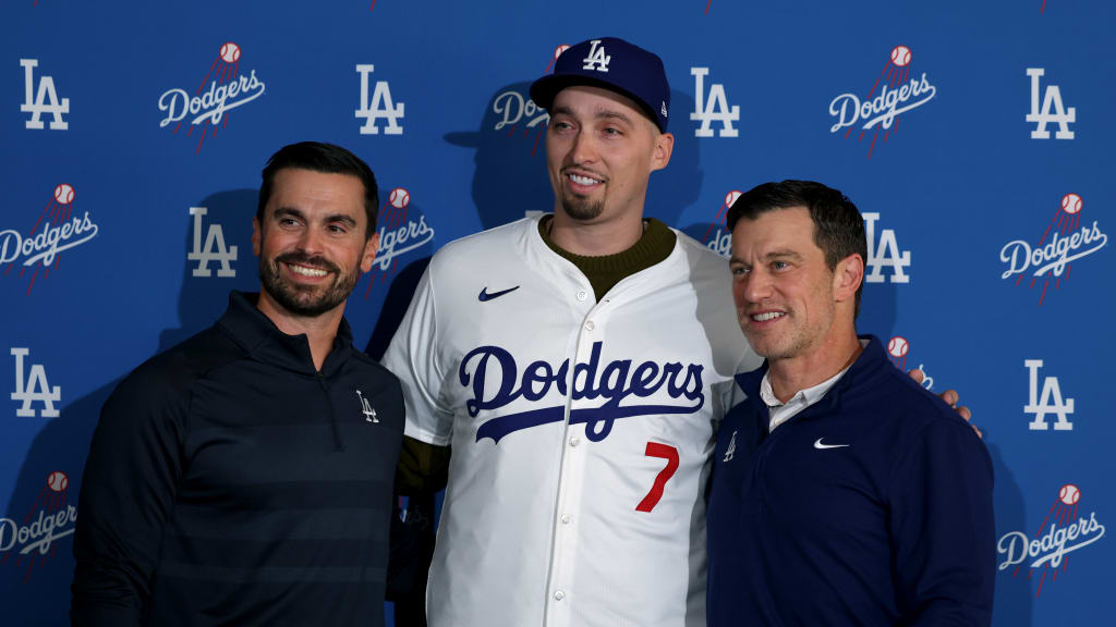 Blake Snell introduced by Dodgers