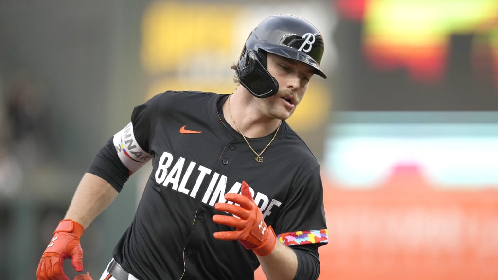 Gunnar Henderson's leadoff home run (13)