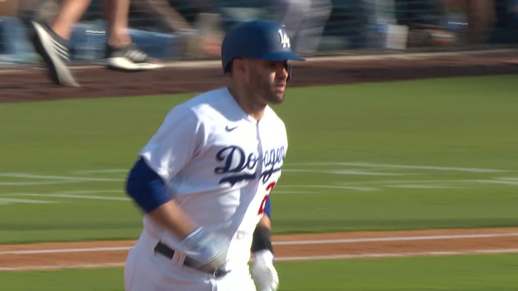 J.D. Martinez homers as Dodgers beat Nationals