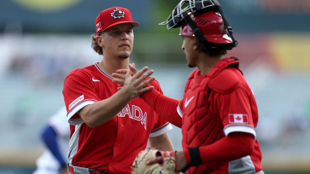 Adam Macko escapes bases-loaded jam in the 6th