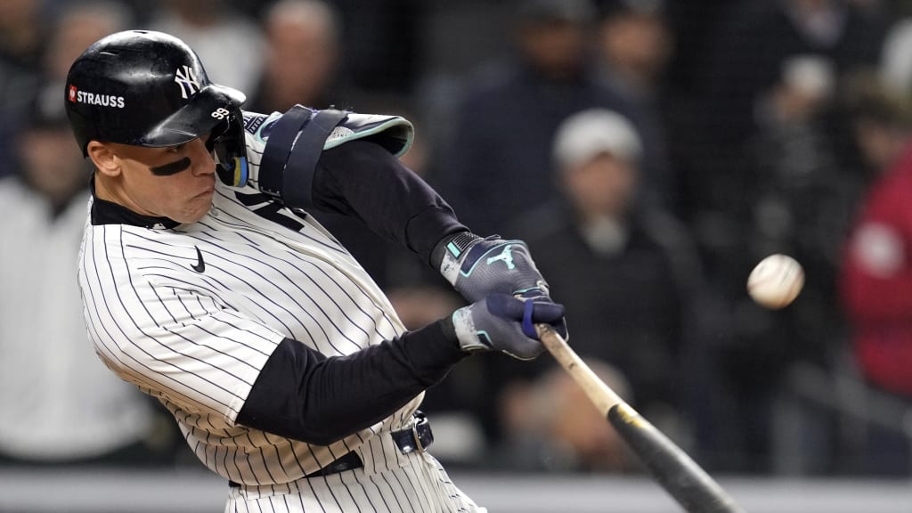 Judge helps Yanks capitalize on two wild pitches