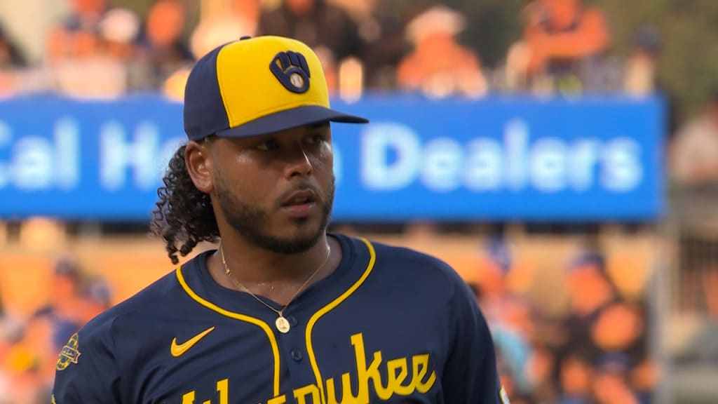 Freddy Peralta freezes Andy Pages for the strikeout