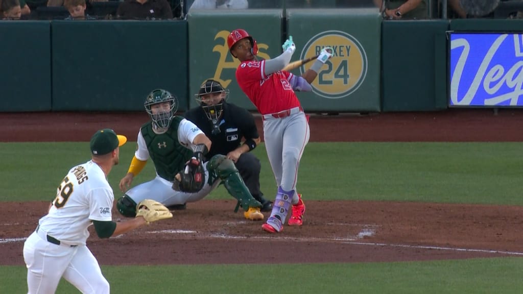 Denzer Guzman's two-run homer (1)