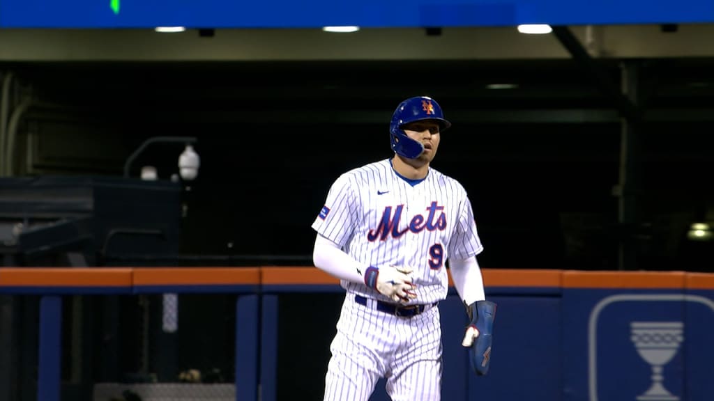 New York Mets' Brandon Nimmo (9) runs to first base for a two-run