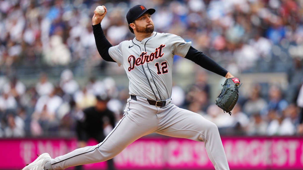 Casey Mize fans six