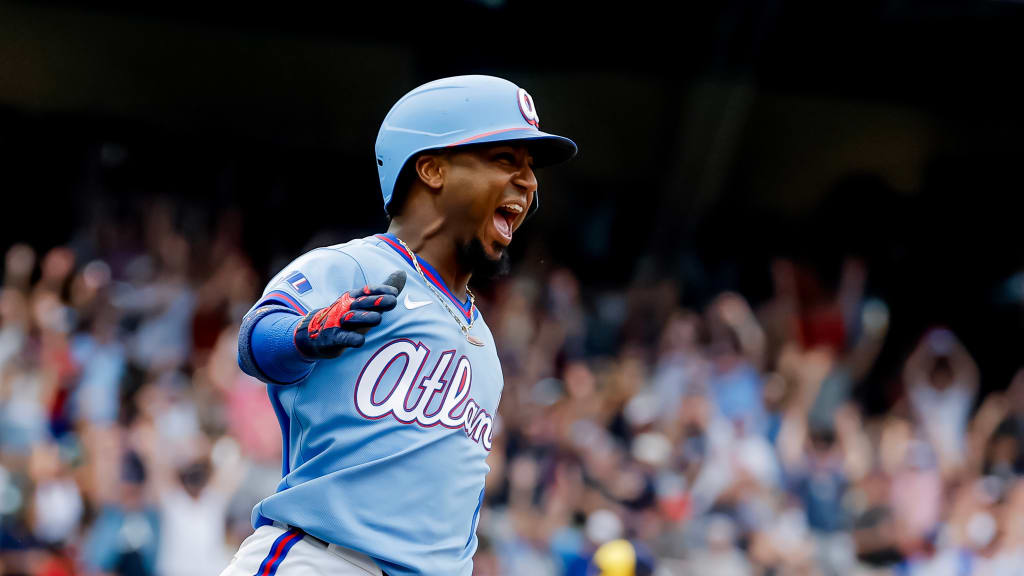 Ozzie Albies walks it off in two-homer game