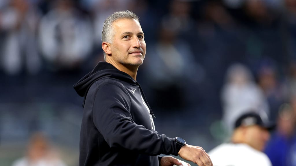 Andy Pettitte throws out the first pitch