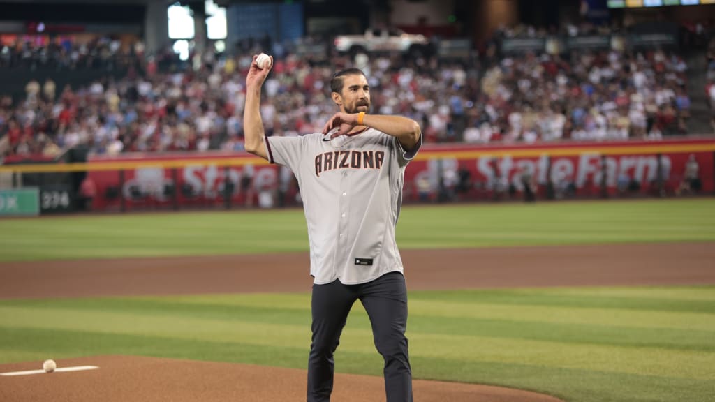 Phelps throws out first pitch, 10/21/2023