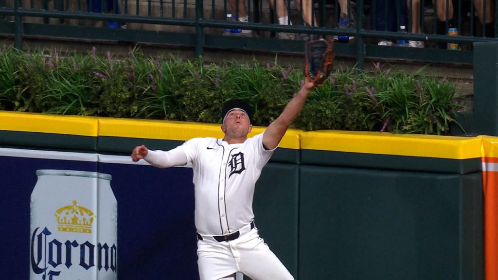 Kerry Carpenter's incredible leaping catch