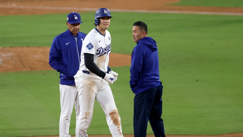 Ohtani se queda en el juego tras aparente lesión