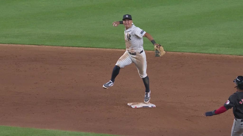 Anthony Volpe turns a clutch double play | 08/20/2024 | New York