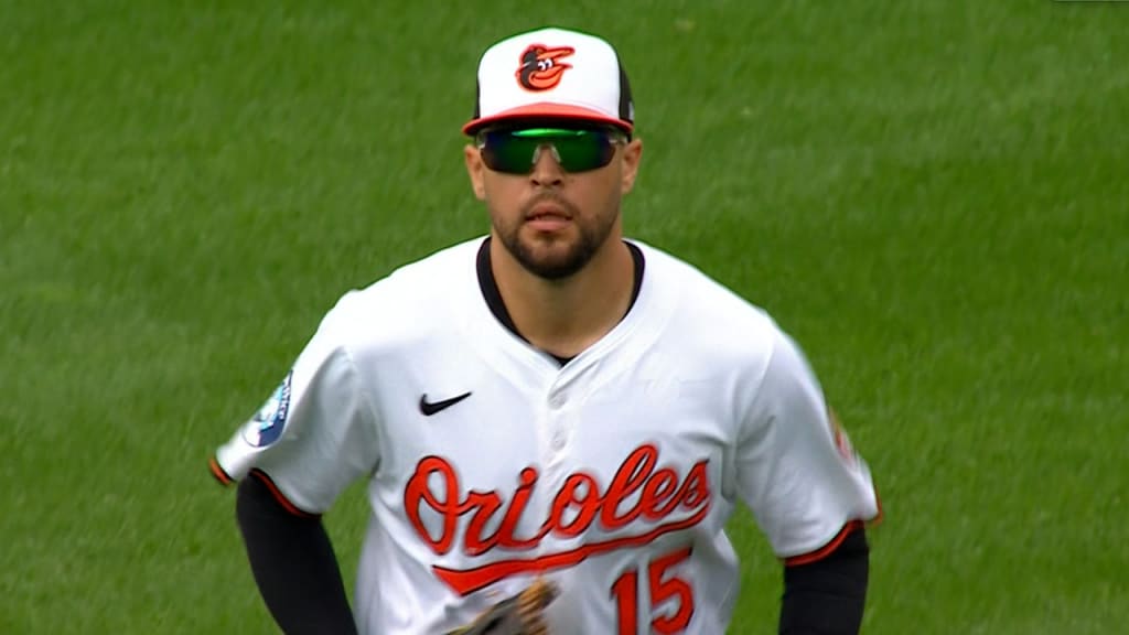 Dylan Carlson makes a clutch running catch