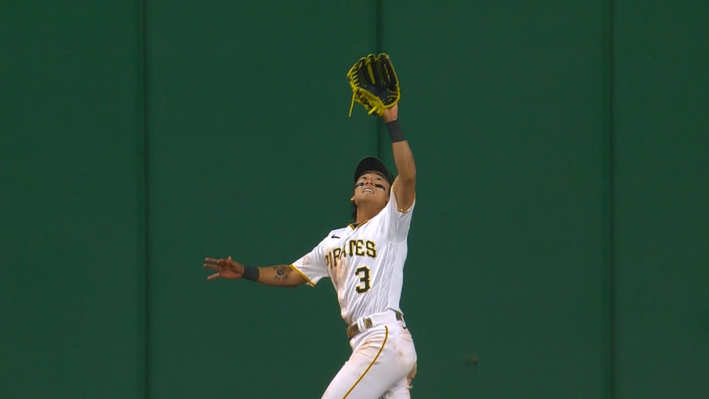 Ji Hwan Bae's crazy catch, 06/05/2023