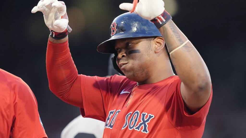 Rafael Devers' RBI single