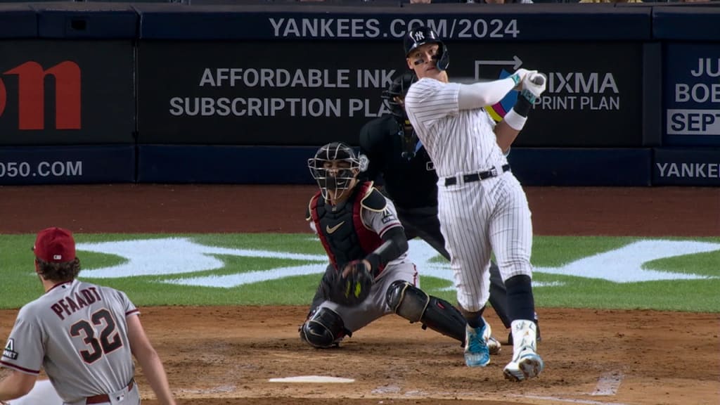 Yankees right fielder AARON JUDGE hits his 22nd home run