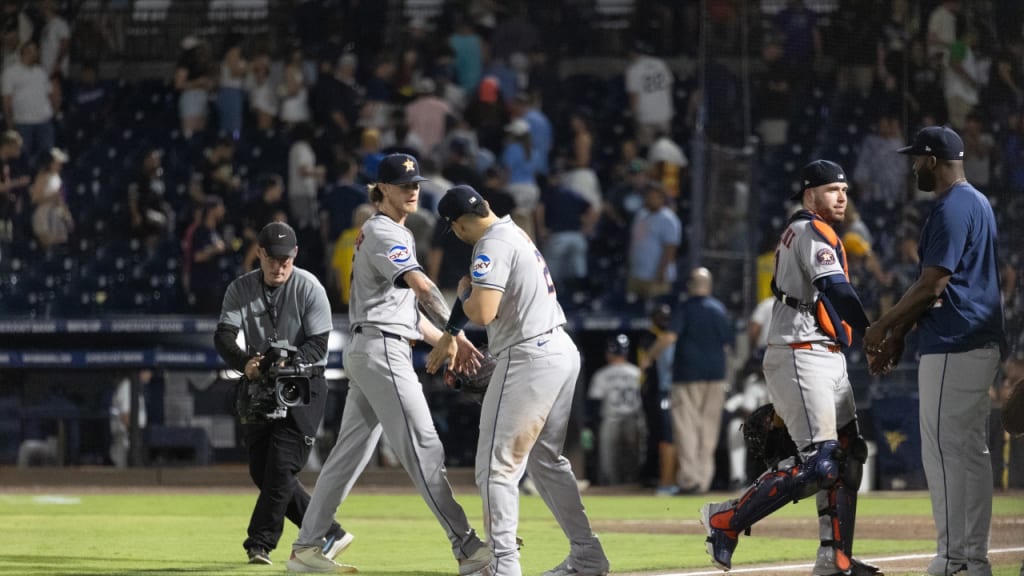 Josh Hader closes out 4-3 win, earns save