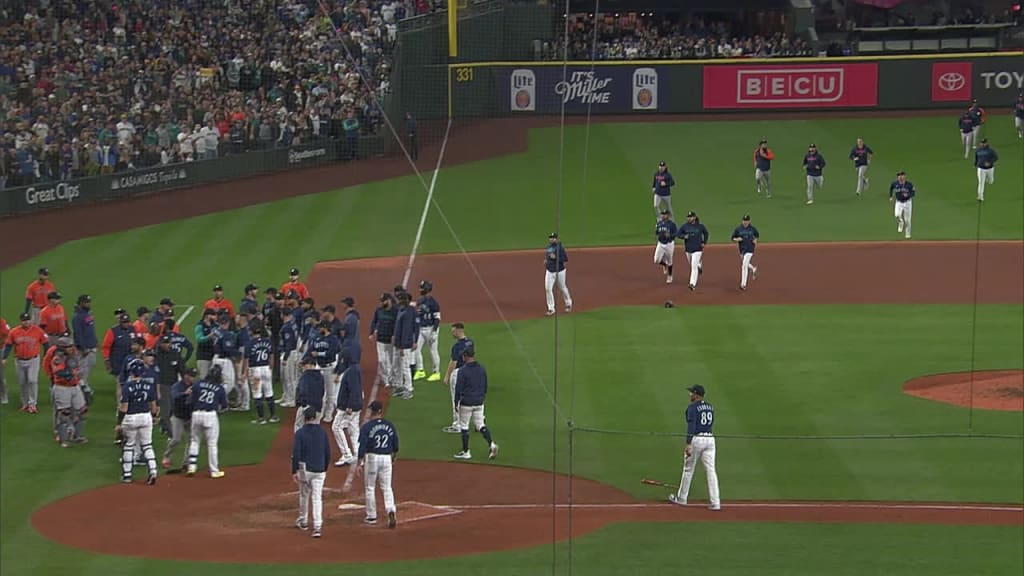 Benches clear in Blue Jays-Orioles game after strikeout