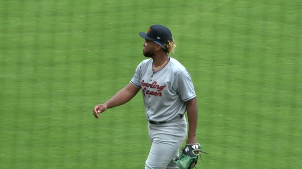 Yoniel Curet strikes out 11