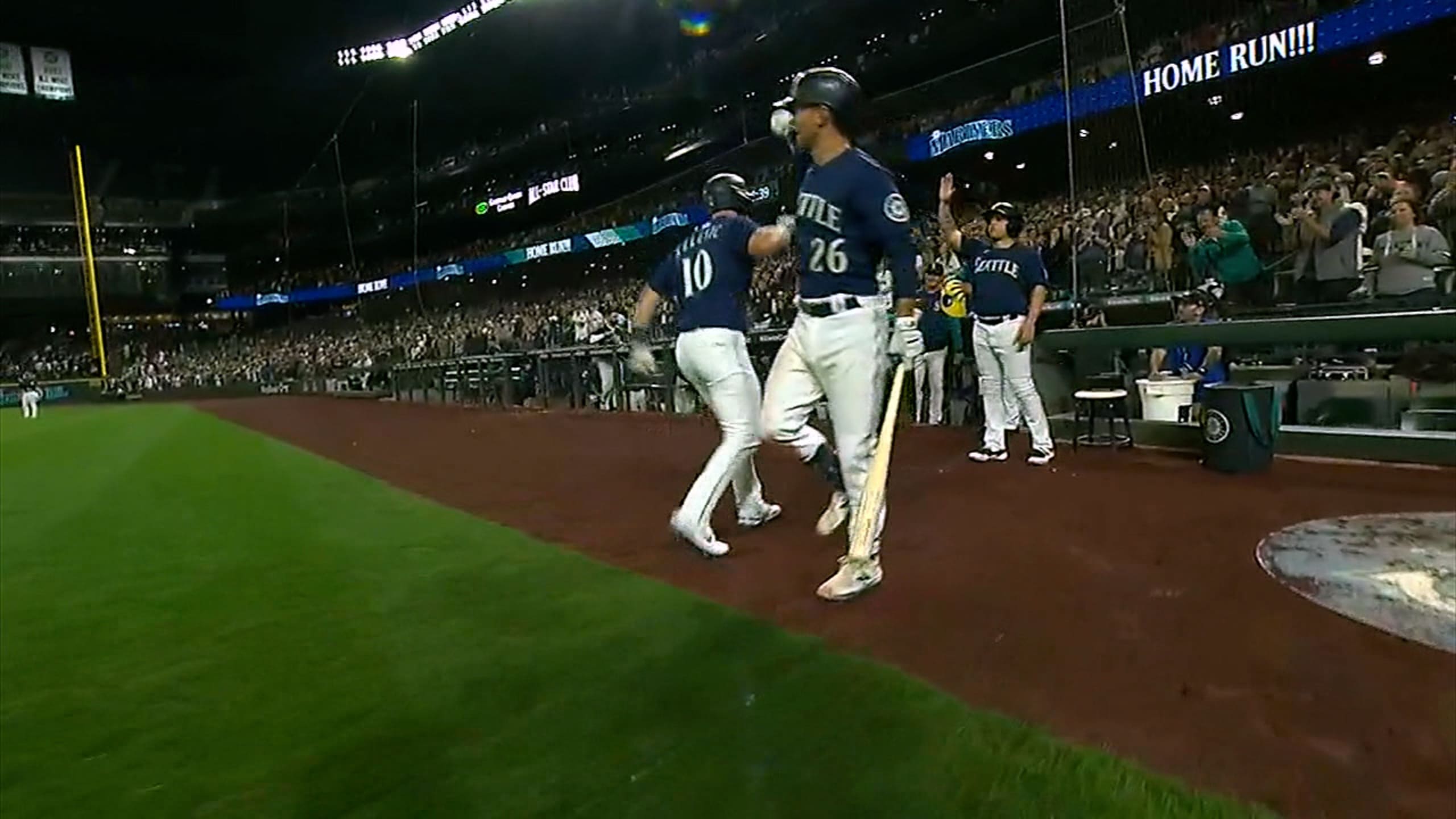 Mariners win 14th in row, Rodríguez key hit to beat Rangers