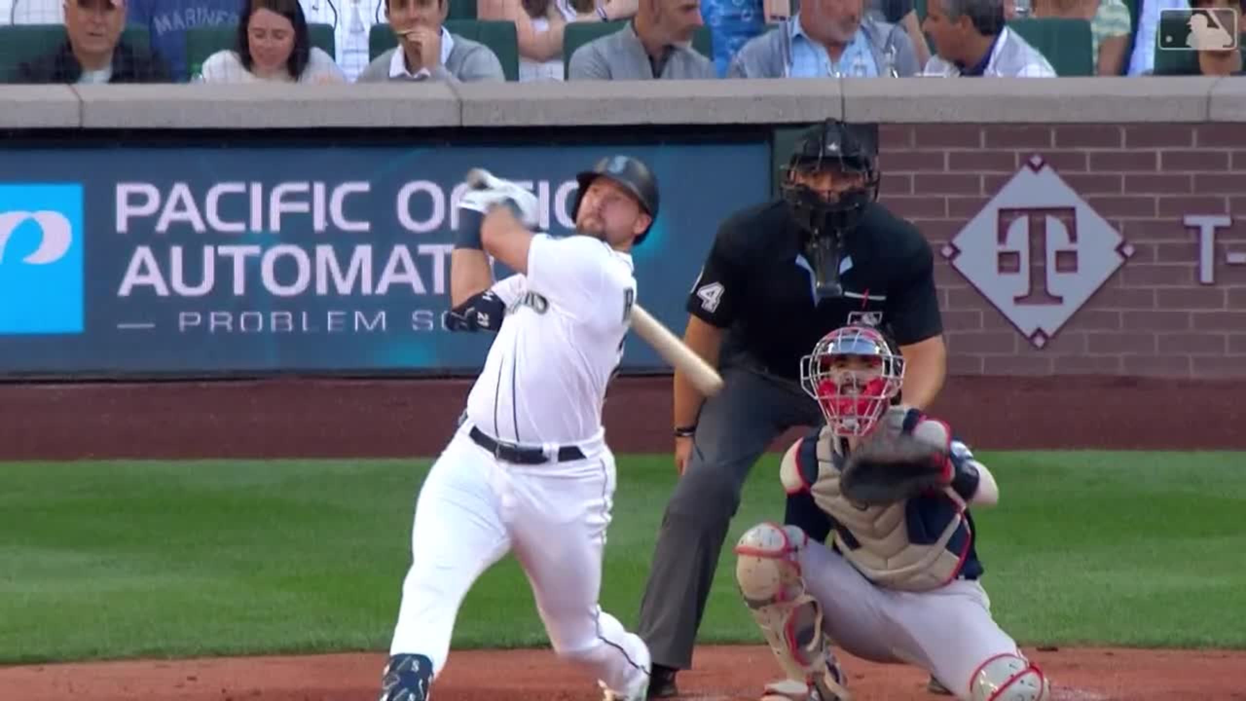 Cal Raleigh's first homer for Mariners at Camden Yards leaves the