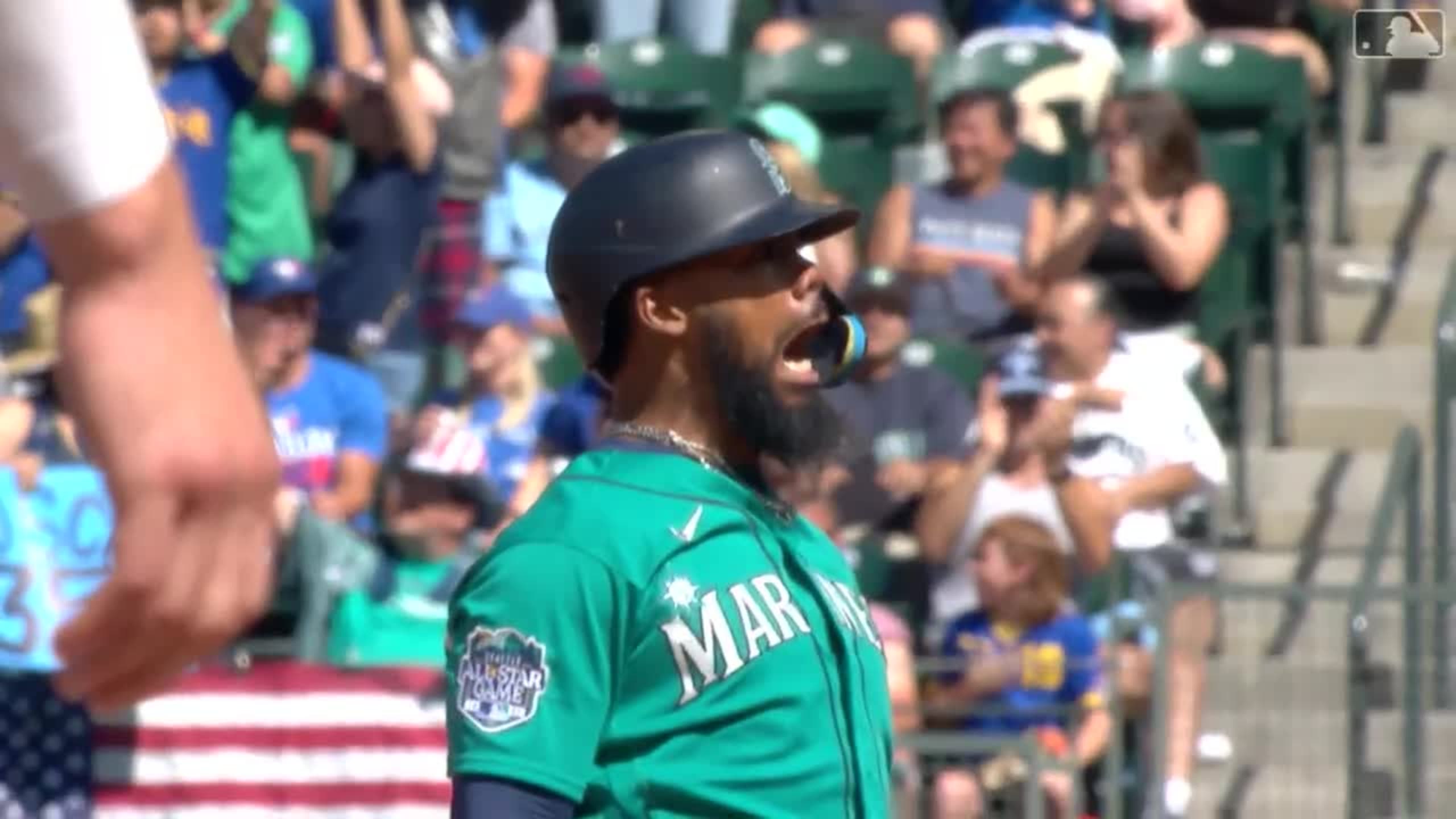 Suárez's 1st career walkoff homer lifts Mariners past Blue Jays in extras -  Seattle Sports