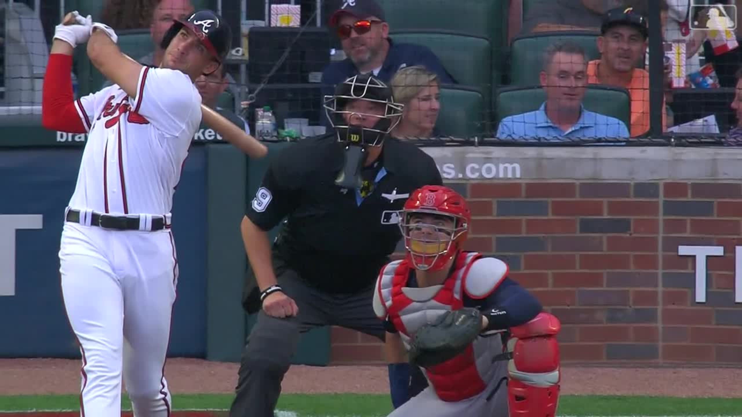 Highlight] Sean Murphy's 3-run homer brings the Braves within five