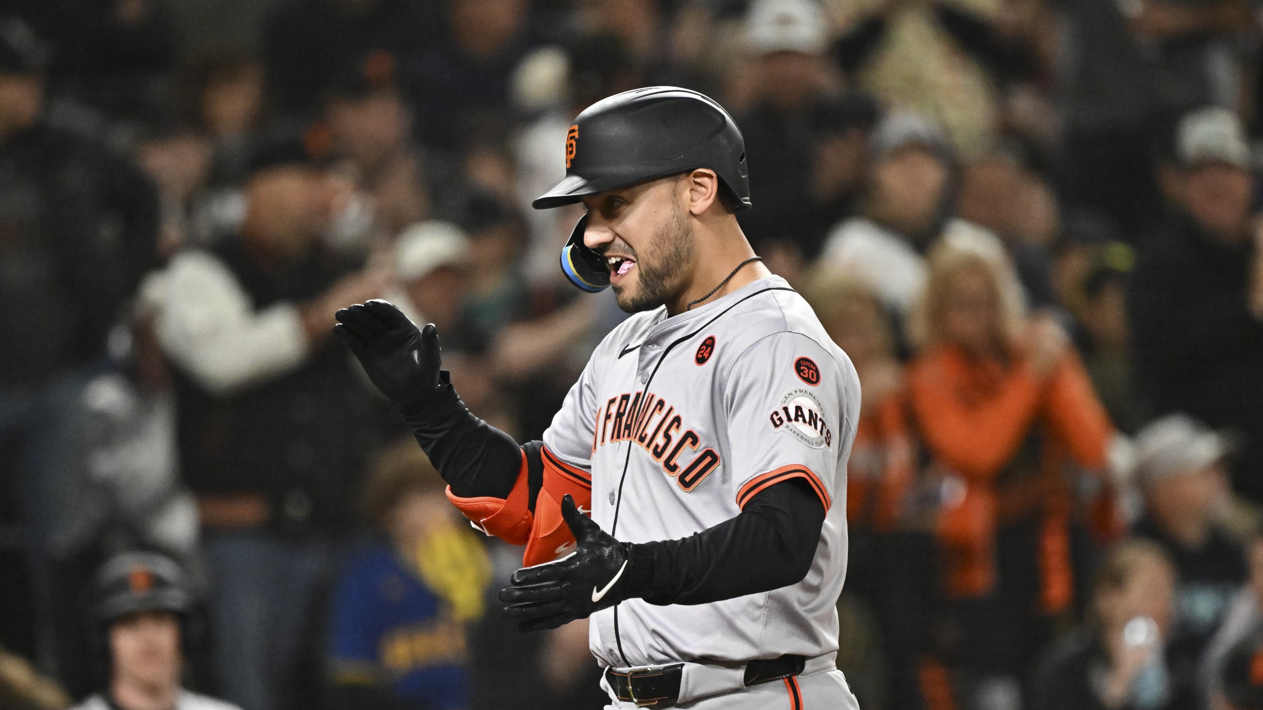 LA Dodgers add another Seattle-area native in free agency