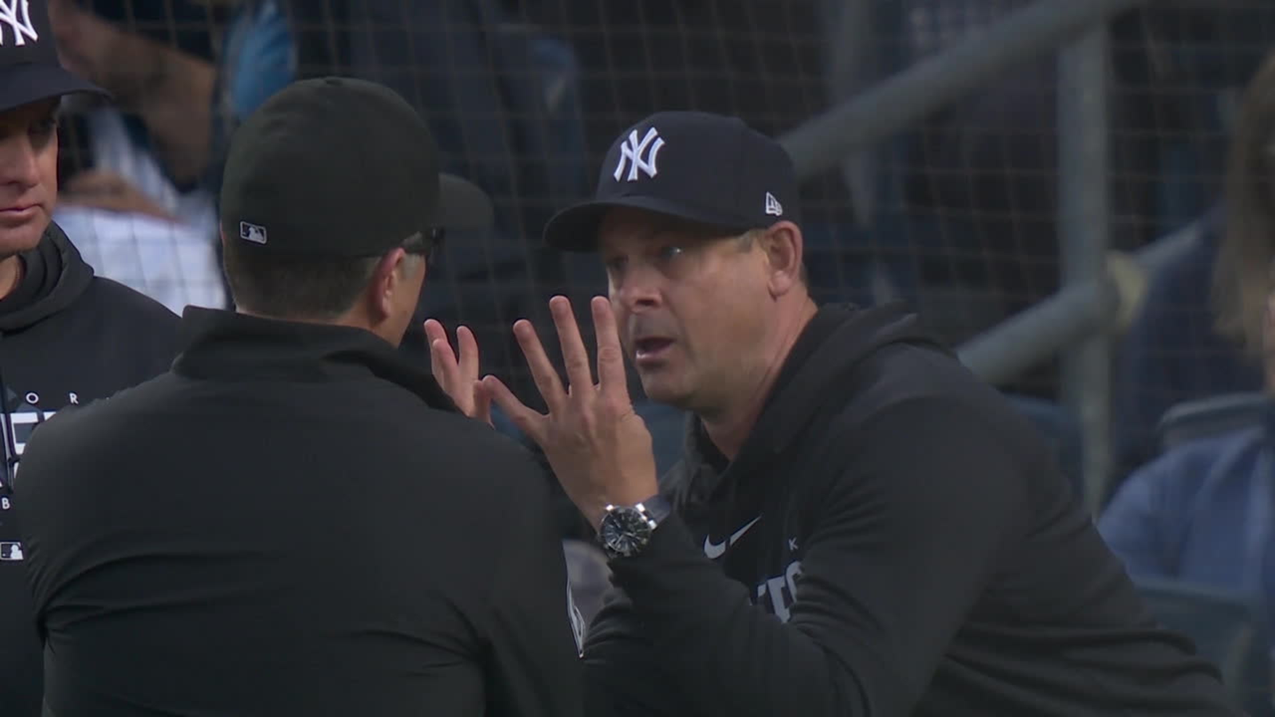 Yankees manager Aaron Boone ejected