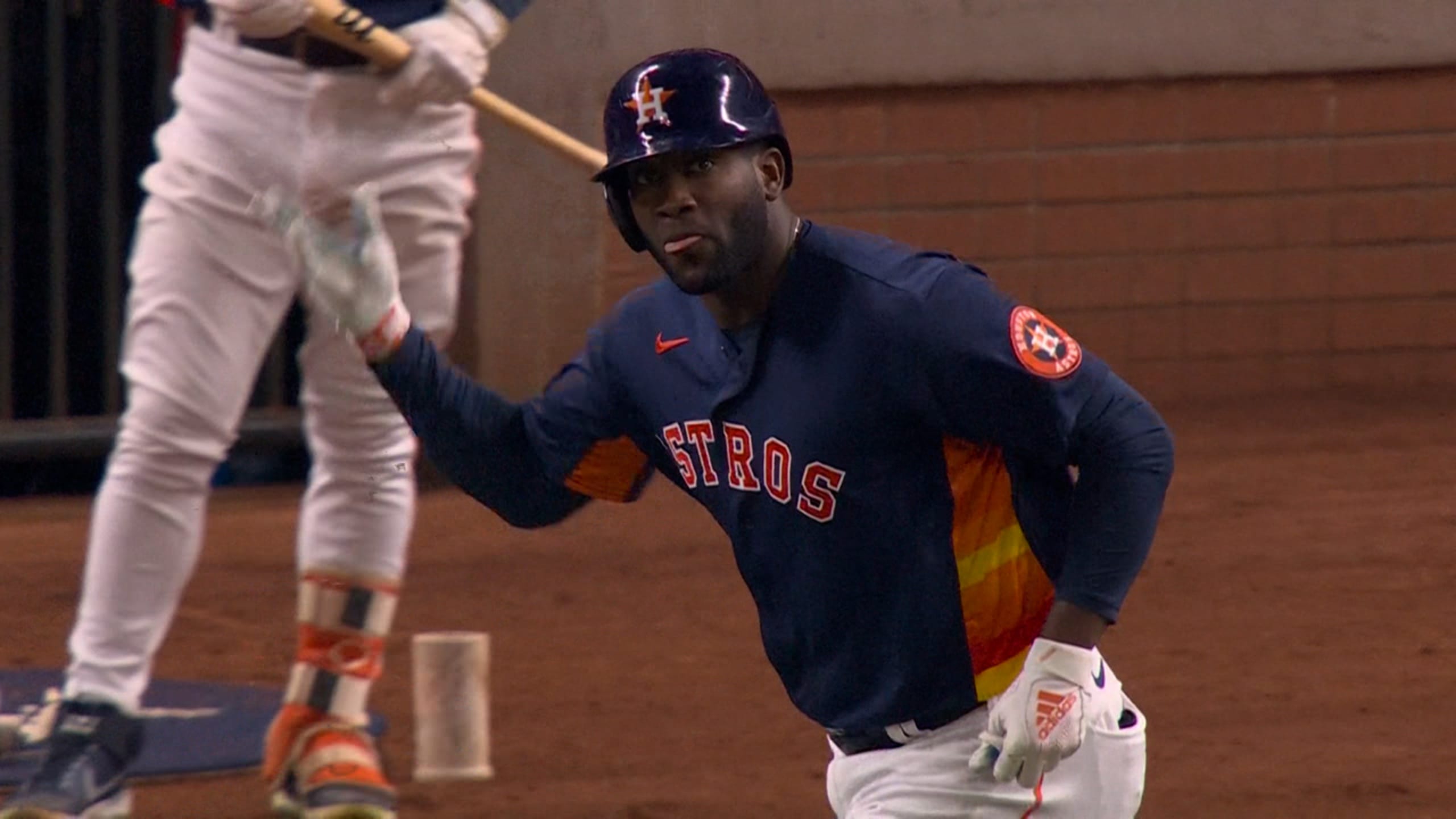 Yordan Alvarez hits walk-off homerun to win ALDS Game 1, fan celebrating  26th birthday catches it