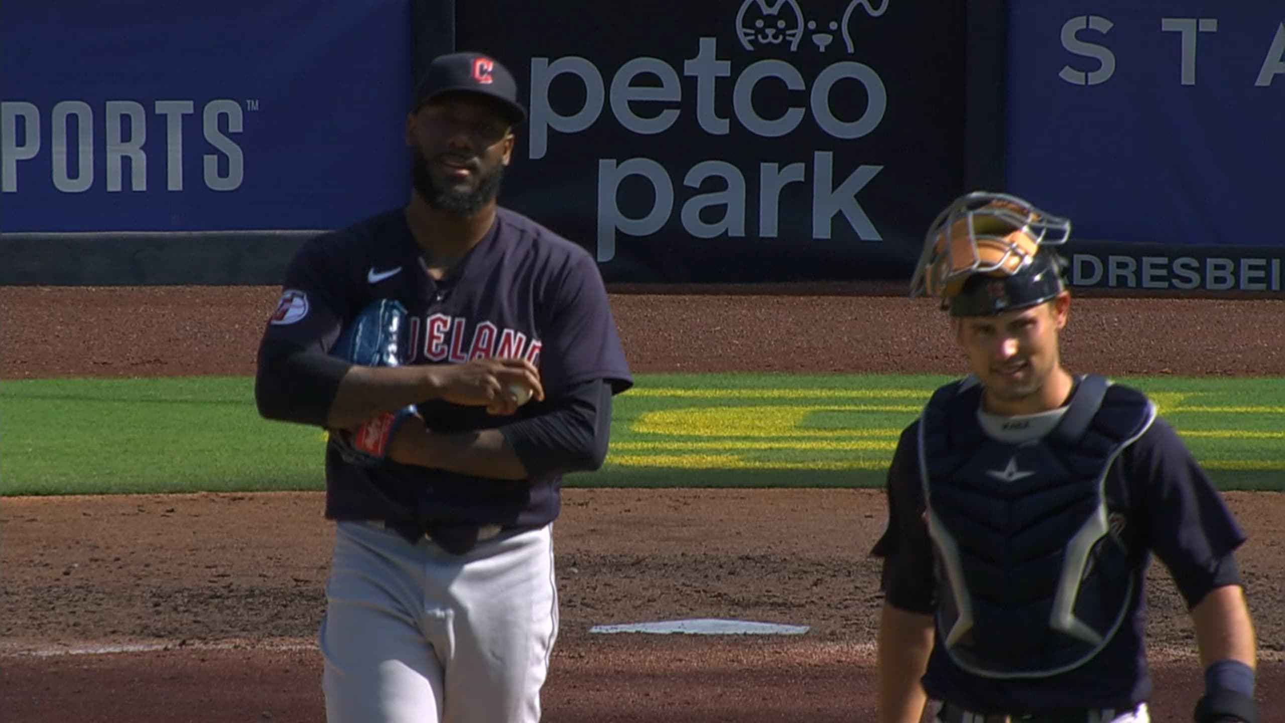 De Los Santos gets the final out