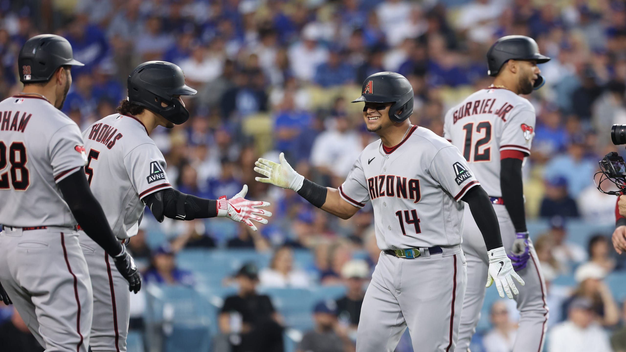 Giants beat Dodgers in historic rout at Dodger Stadium