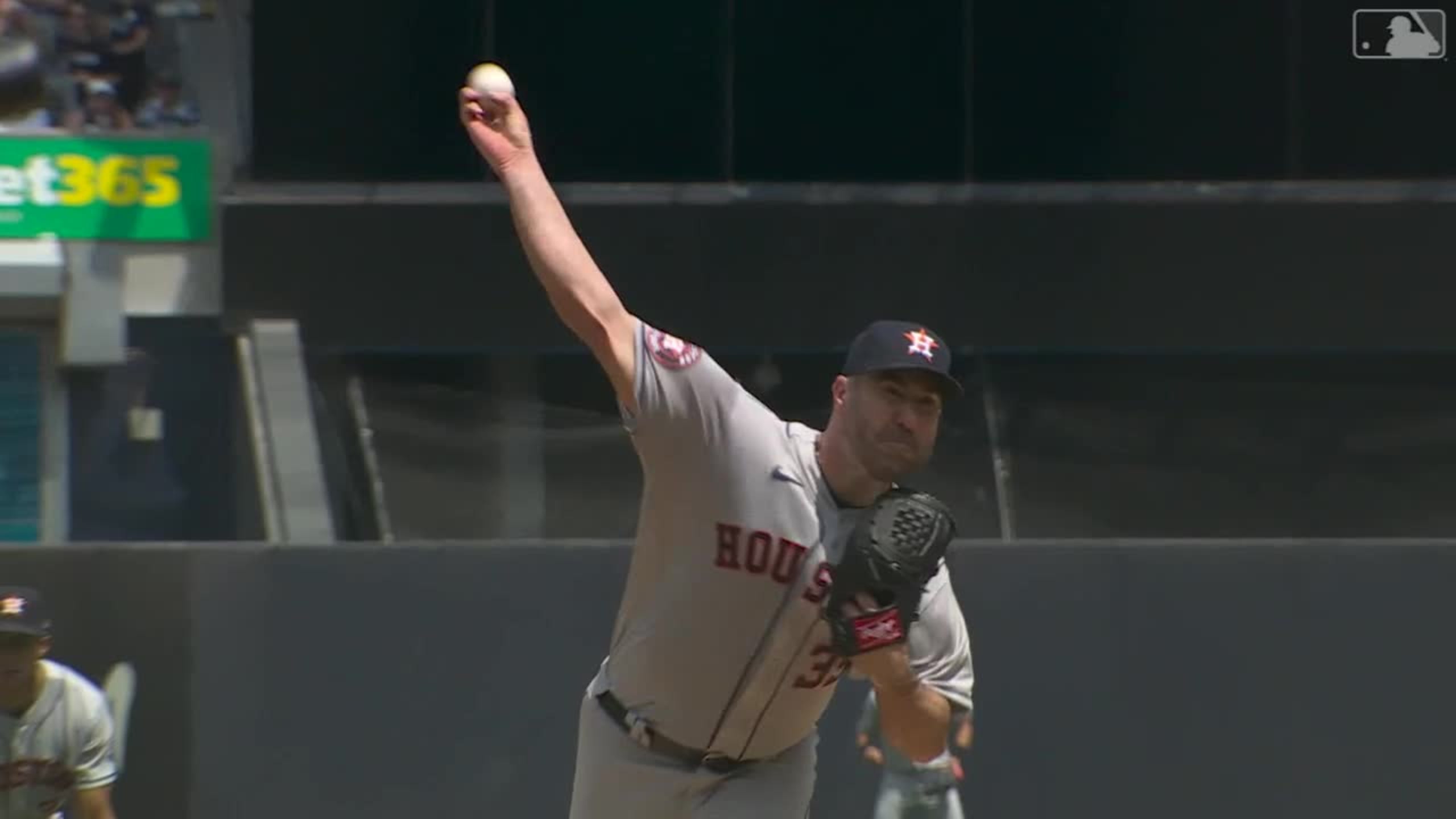 Astros vs Yankees Game 1: Justin Verlander breaks records to hand