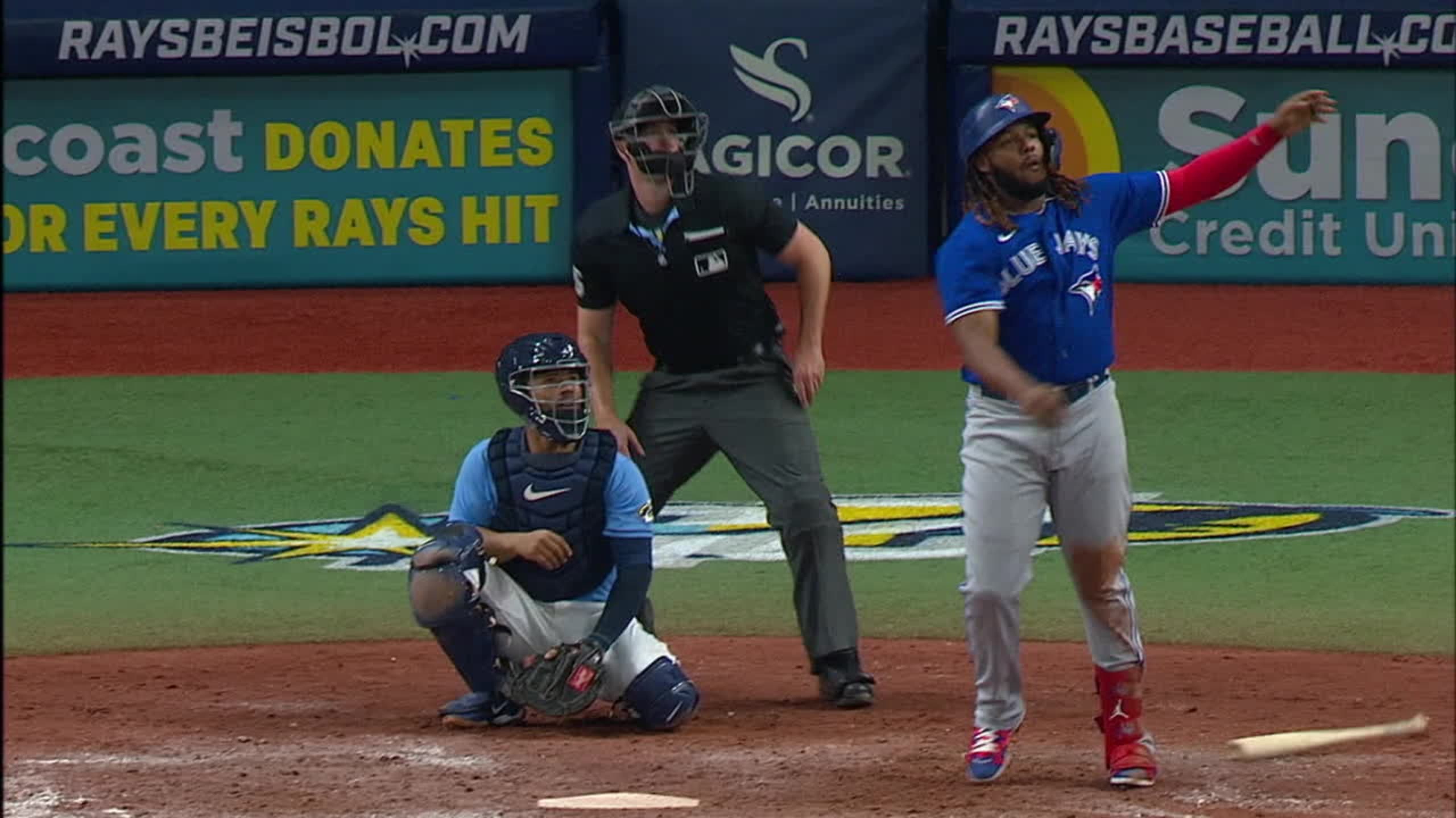 Guerrero hits 2 HRs to reach 30, Blue Jays rout Rangers 10-2