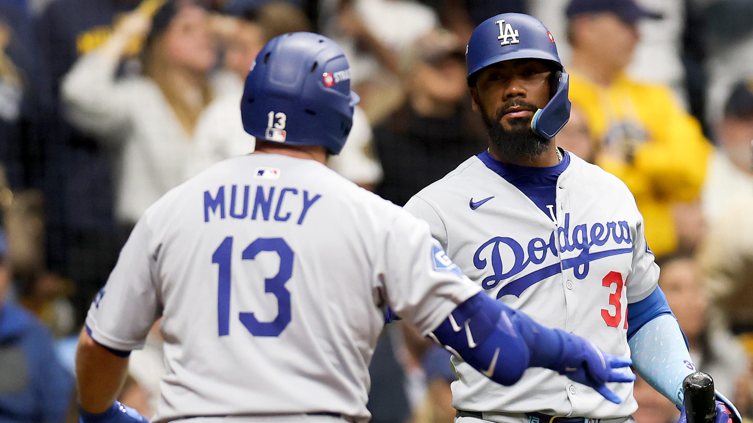 MLB Playoffs: Dodgers breeze to 2-0 NLCS lead on Yamamoto's gem