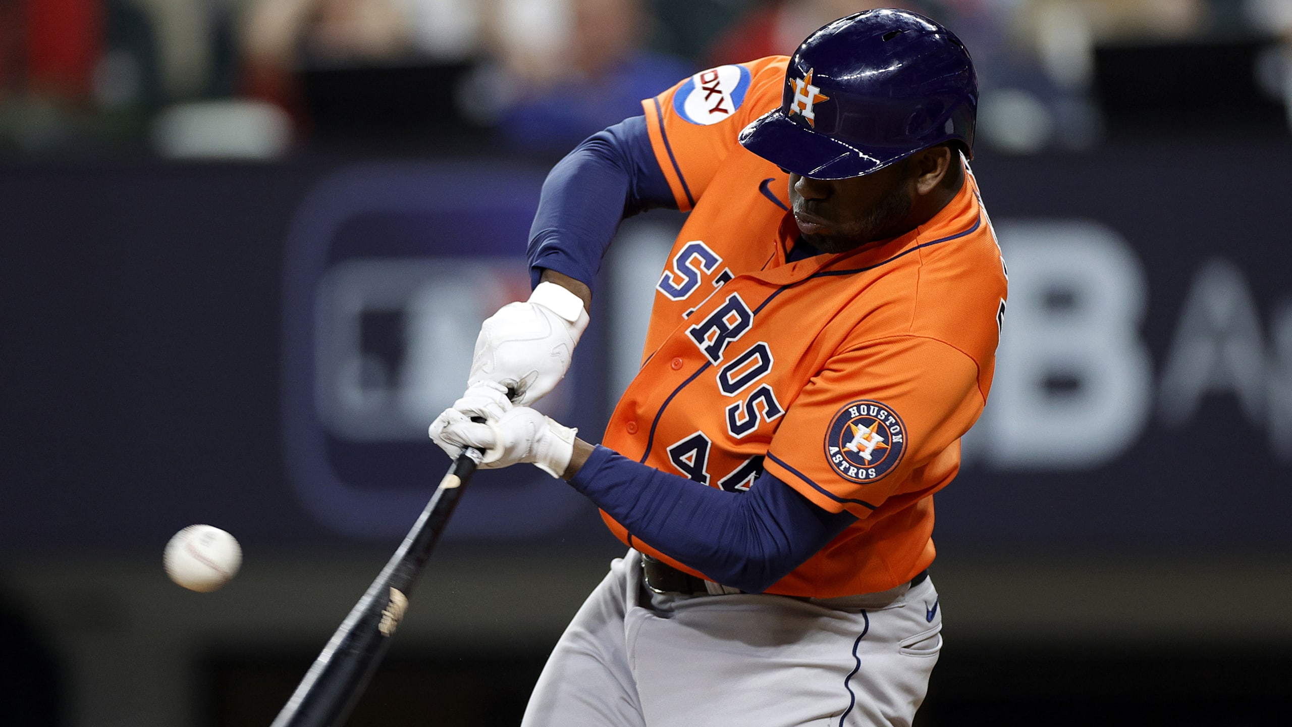 Michael Brantley's clutch hit in 9th lifts Astros over D-backs